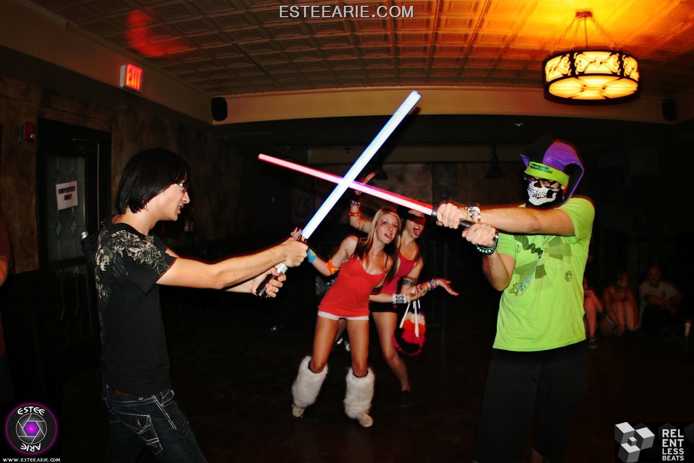 oh-yeah-showtek-harvard-bass-044