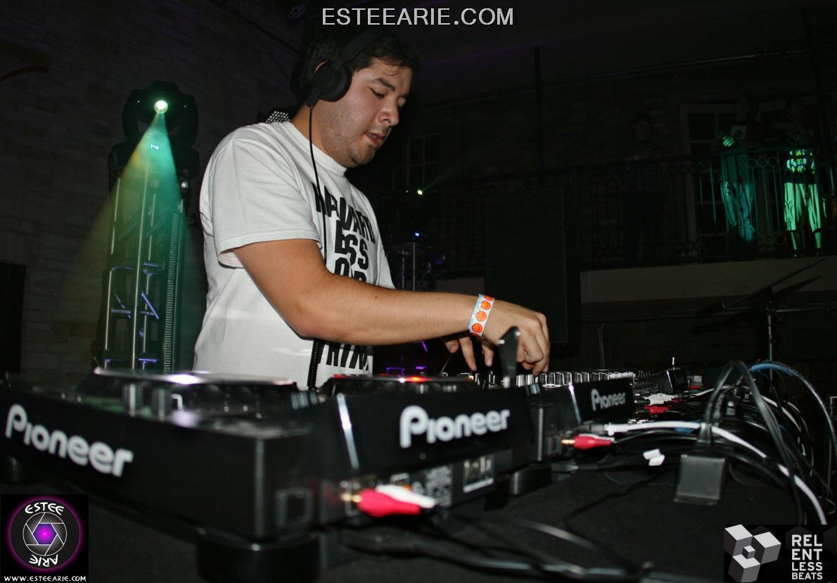 oh-yeah-showtek-harvard-bass-050