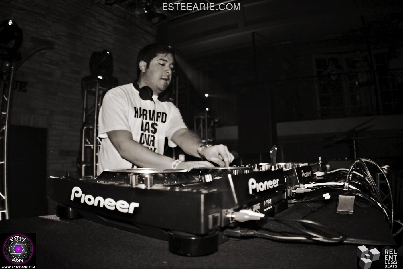 oh-yeah-showtek-harvard-bass-051