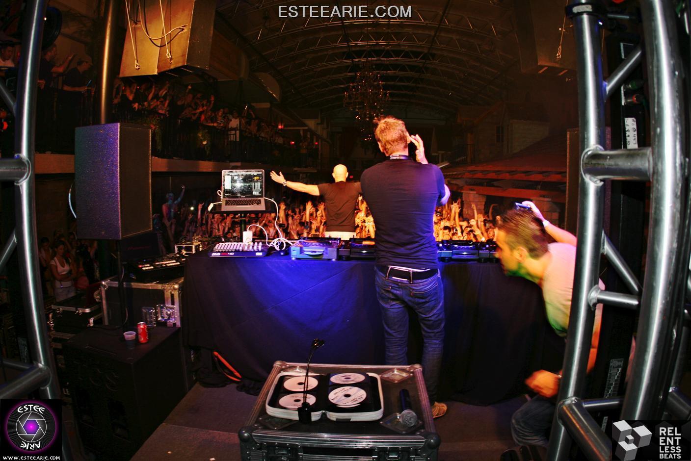 oh-yeah-showtek-harvard-bass-063