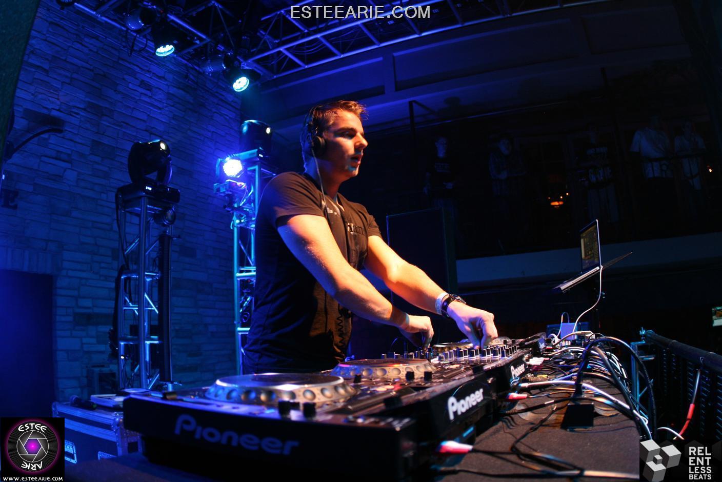 oh-yeah-showtek-harvard-bass-065