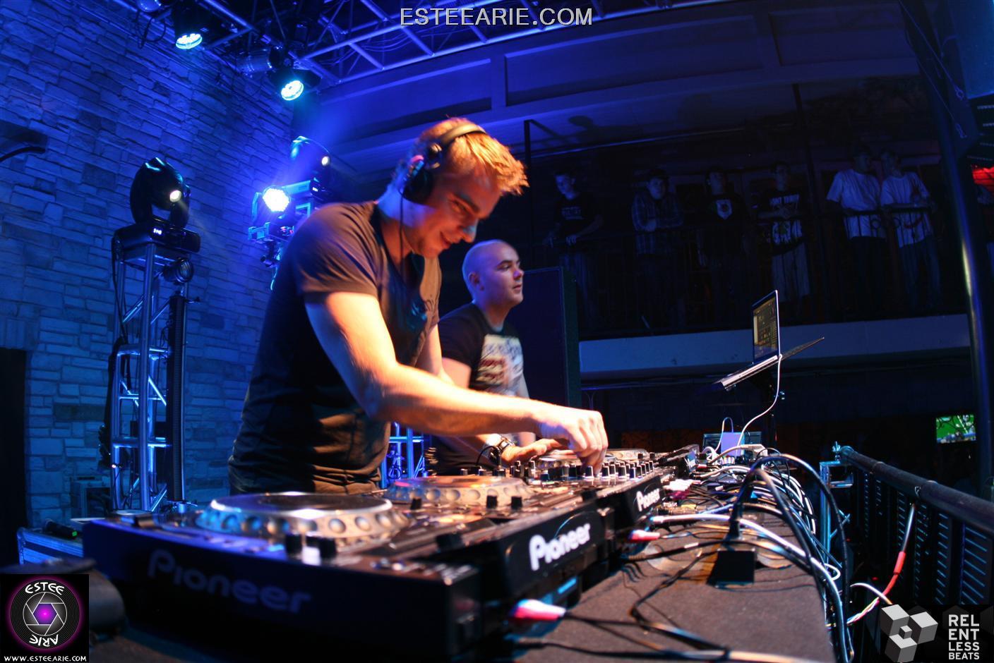 oh-yeah-showtek-harvard-bass-066