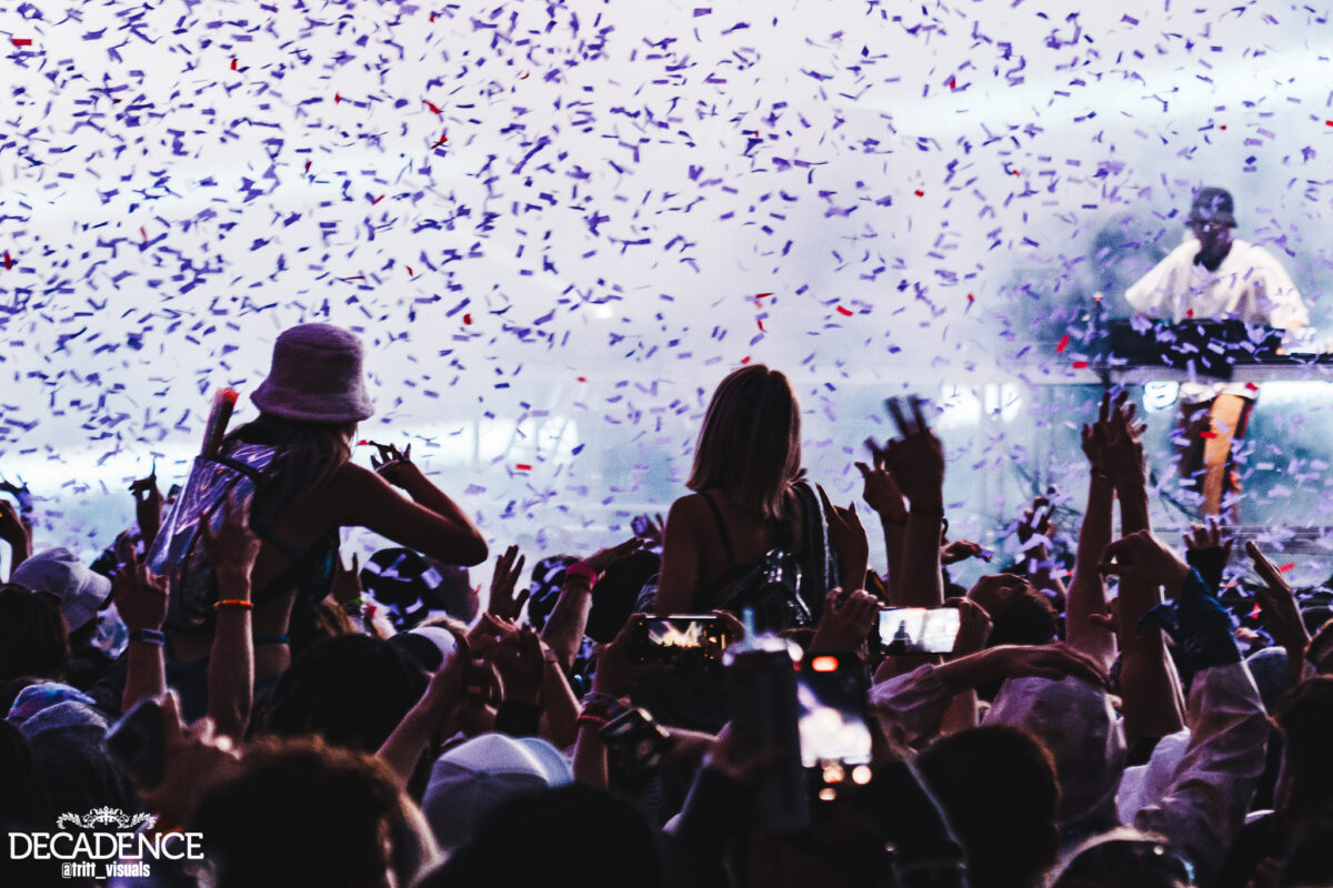 Mindful on the Dance Floor: Turning the Rave Into a Moving Meditation ...